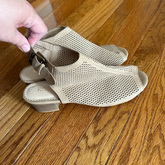 Heeled Sandals - Size 9 - Picture 3 of 6